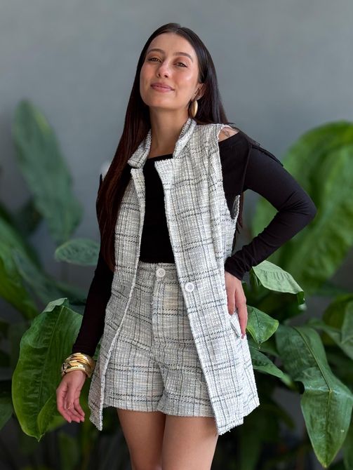 Conjunto Shorts e Colete em Tweed OFF WHITE COM PR... - LOJA TUTTI FRUTTI
