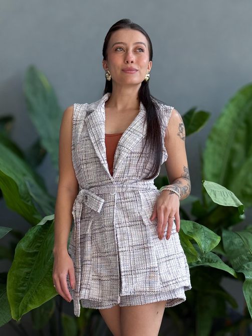 Conjunto Shorts e Colete em Tweed OFF WHITE COM VI... - LOJA TUTTI FRUTTI