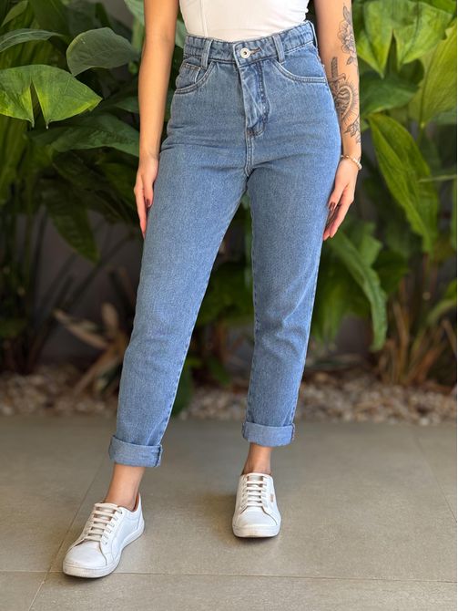 Calça Mom Jeans Cherry 03 LAVAGEM MEDIA - LOJA TUTTI FRUTTI