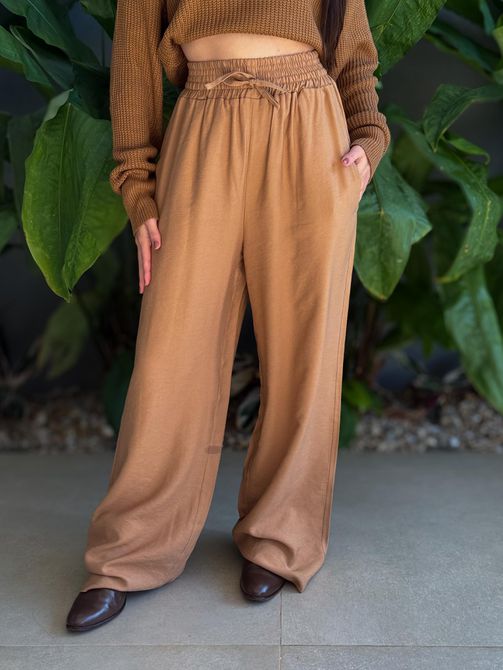 Calça Pantalona Leila com Elástico no cós BEGE ESC... - LOJA TUTTI FRUTTI
