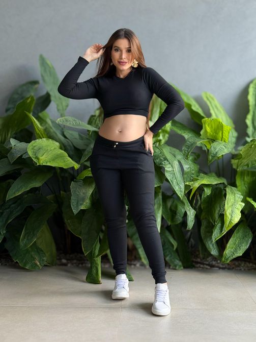 Cropped Manga Longa em Malha Ribana PRETO - LOJA TUTTI FRUTTI