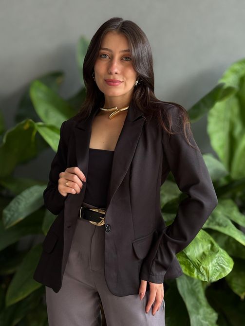Blazer Curto em Alfaiataria PRETO - LOJA TUTTI FRUTTI
