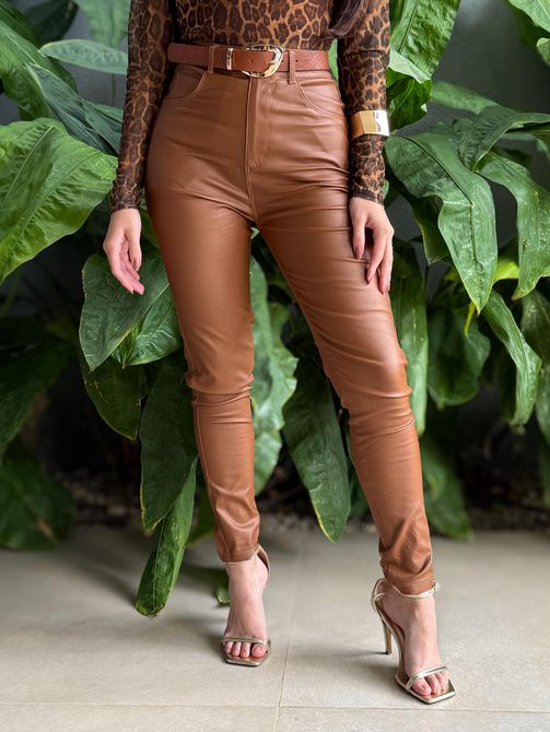 Calça Skinny Resinada CARAMELO - LOJA TUTTI FRUTTI