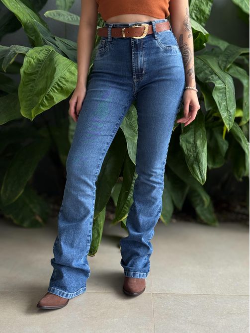 Calça Jeans Flare Bootcut 2402 LAVAGEM ESCURA - LOJA TUTTI FRUTTI