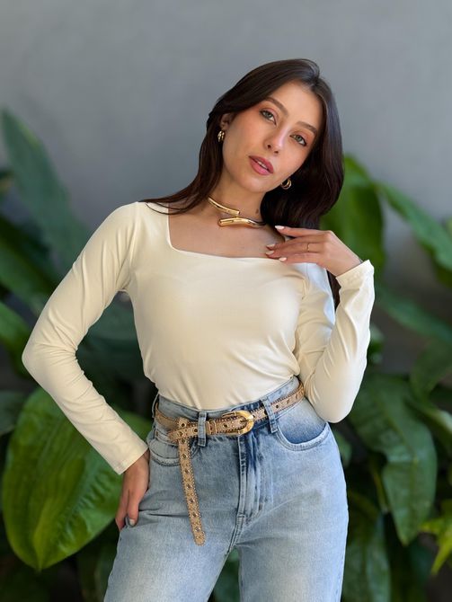 Body Serena Manga Longa Decote Quadrado CREME - LOJA TUTTI FRUTTI