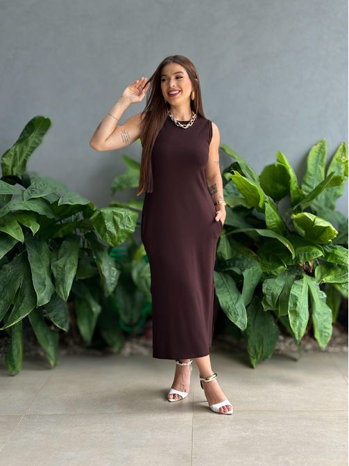 Vestido Longo Cavado Malha Premium MARROM ESCURO - LOJA TUTTI FRUTTI