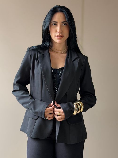 Blazer Curto em Alfaiataria PRETO - LOJA TUTTI FRUTTI
