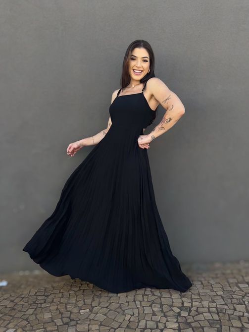 Vestido Longo Plissado Liz PRETO - LOJA TUTTI FRUTTI