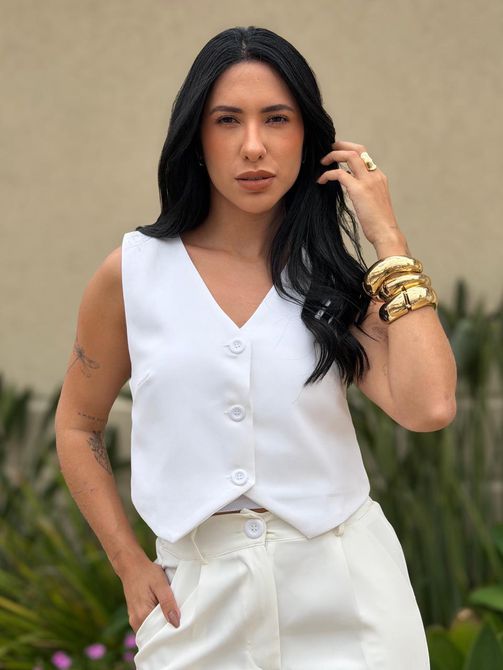 Colete Curto em Alfaiataria OFF WHITE - LOJA TUTTI FRUTTI