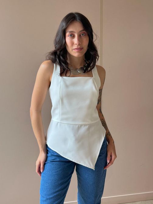 Blusa Peplum Assimétrica em Alfaiataria OFF WHITE - LOJA TUTTI FRUTTI