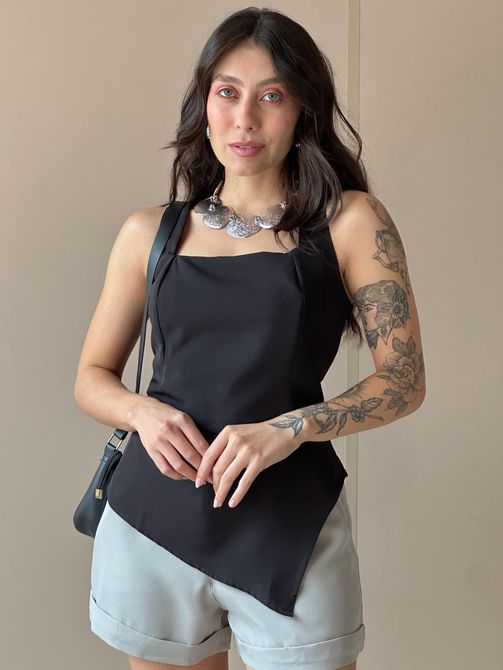 Blusa Peplum Assimétrica em Alfaiataria PRETO - LOJA TUTTI FRUTTI