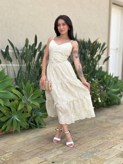 Vestido Midi Dafne em Laise CRU - LOJA TUTTI FRUTTI