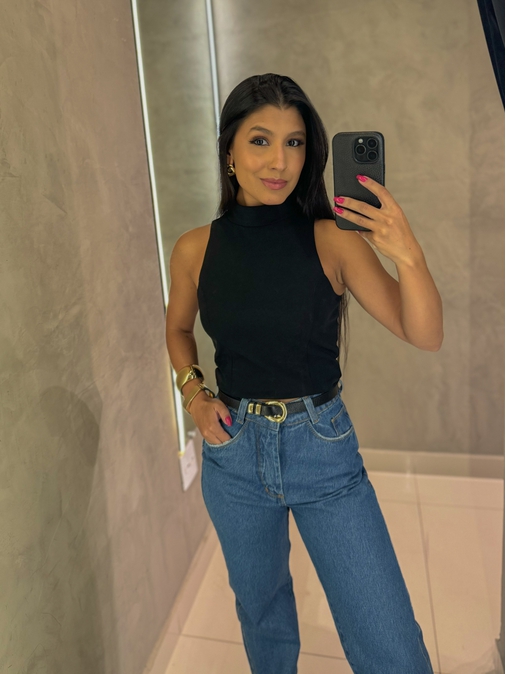 Blusa Gola Alta Lisboa Preta - Loja La Mina 