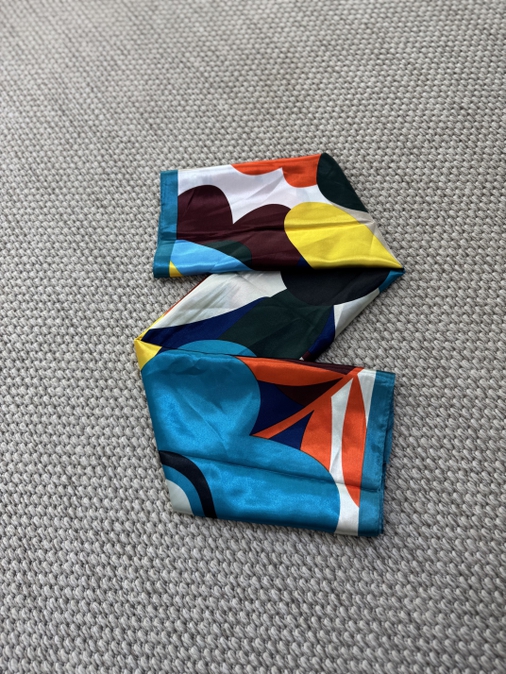 Lenço Cetim Abstrato Amarelo - Loja La Mina 