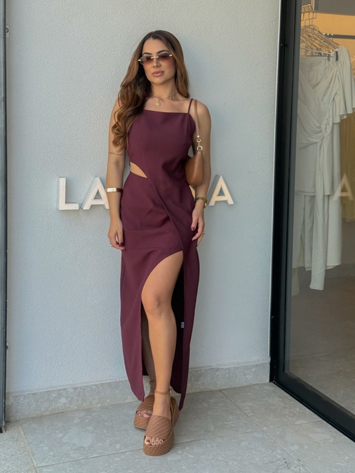 Vestido Midi Fenda Alexia Vinho - Loja La Mina 