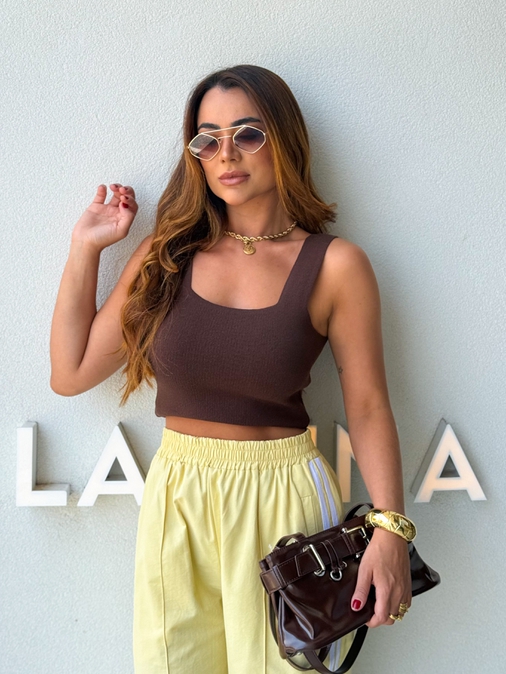 Blusa Gola Quadrada Marisa Café - Loja La Mina 