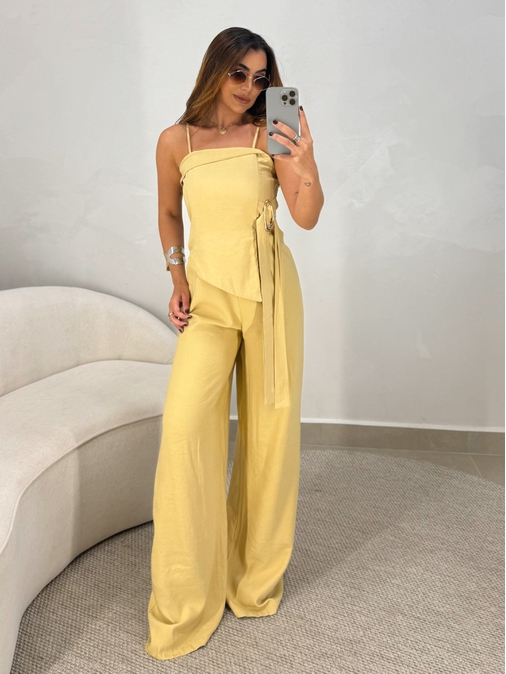 Macacão Fivela Monique Amarelo - Loja La Mina 