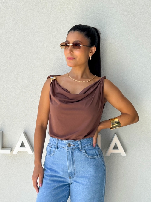 Blusa Ombro a Ombro Emília Café - Loja La Mina 