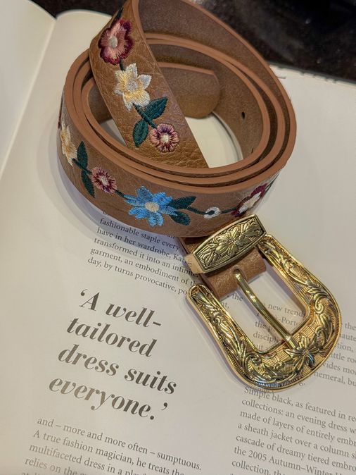 Cinto Bordado Caramelo - Loja La Mina 