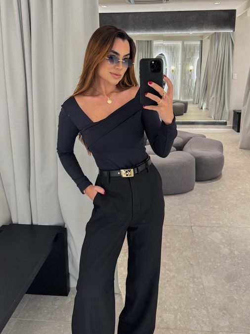 Body Decote Assimétrico Luna Preto - Loja La Mina 