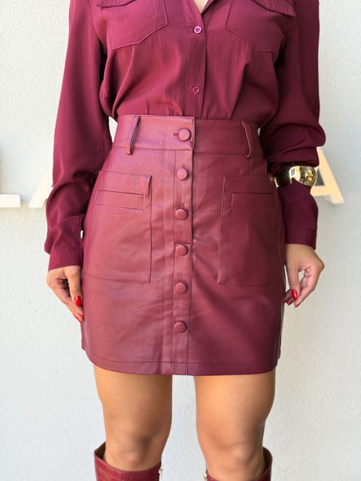 Saia Couro Fake Lavínia Cereja - Loja La Mina 