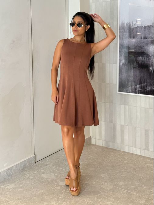 Vestido Regata Evasê Laila Marrom - Loja La Mina 