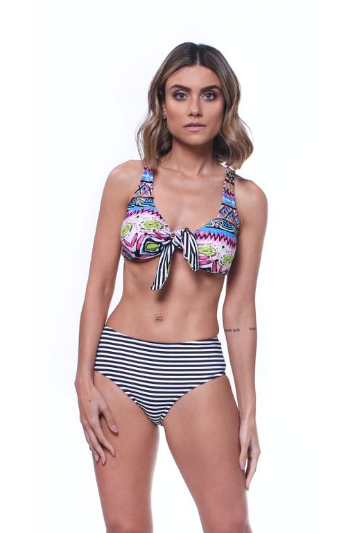 TOP AMARRADO NÓ ETNICO/ LISTRADO PRETO E BRANCO E CALCINHA HOT PANTS LISTRADA PRETO E BRANCO
