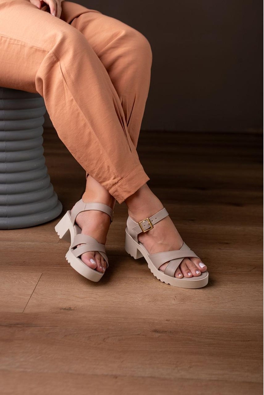 SANDÁLIA TRATORADA 2TIRAS 6 CM_2076 - CINZA - Carolina Lins