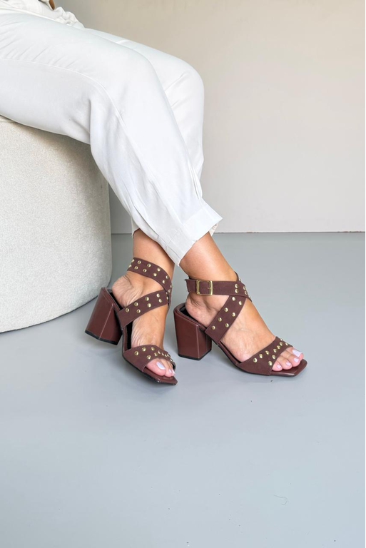 Sandália X Tachas 8 cm_3459- Marrom - Carolina Lins