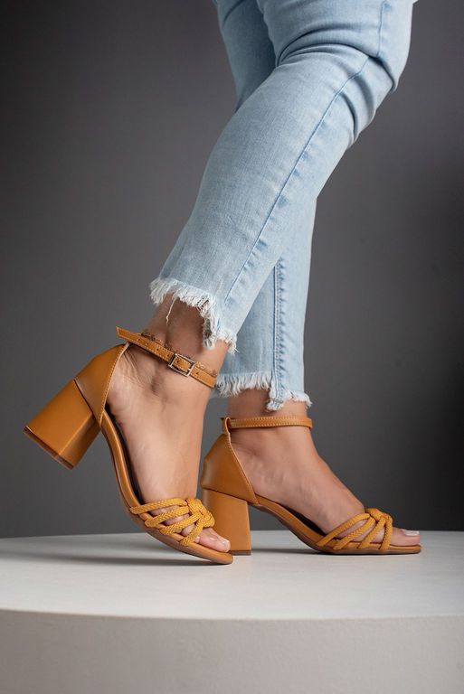 SANDÁLIA SALTO BLOCO CORDA TRANÇA 8CM_1877 - MOSTA... - Carolina Lins
