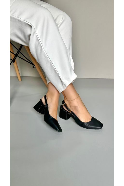 Scarpin Detalhe Fivela Bico Quadrado 6 cm_3168- Pr... - Carolina Lins