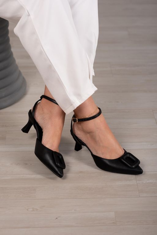 Scarpin Peça Frente 6 cm_3252- Preto - Carolina Lins