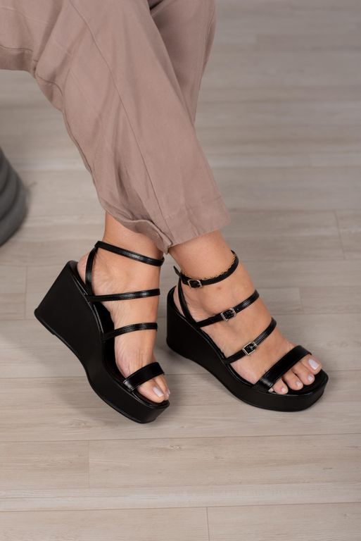 Anabela 3 fivelas Super Leve 8 cm_3260- Preto - Carolina Lins