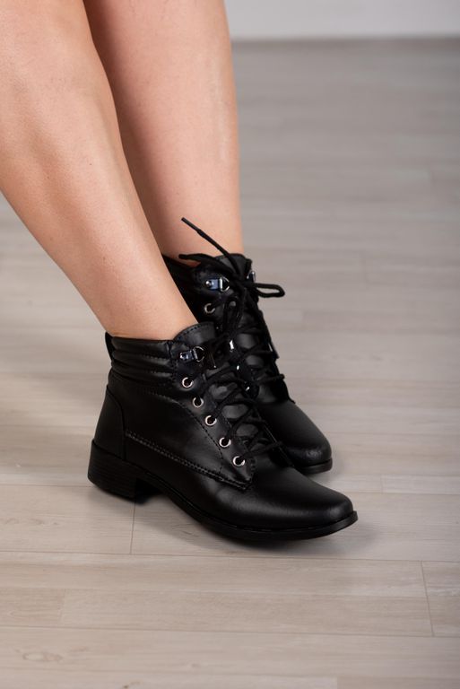 Bota Básica Matelassê 3 cm_3266- Preto - Carolina Lins