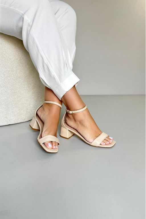Sandália Básica Fechada Atrás 5 cm_3415- Creme - Carolina Lins