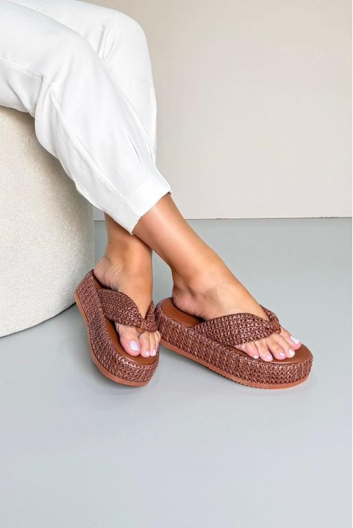 Sandália Flat Dedo Trama_3442- Marrom - Carolina Lins