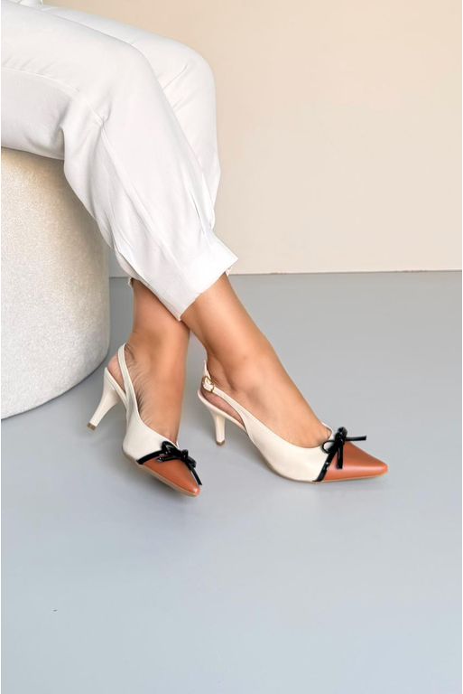 Scarpin Laço Salto Fino 7 cm_3452- Off/Caramelo - Carolina Lins