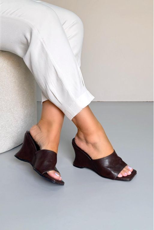 Tamanco Salto Geométrico 9 cm_3455- Marrom - Carolina Lins