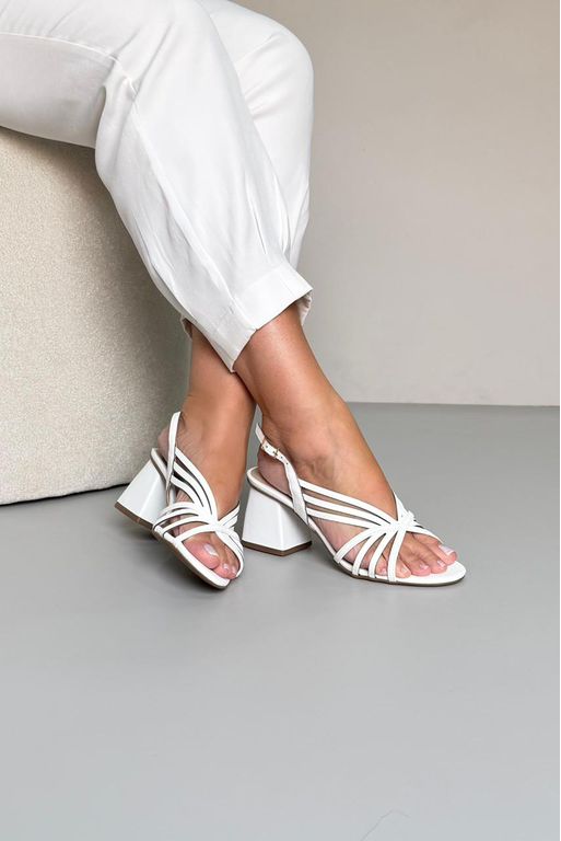 Sandália Salto Bloco Corte Laser 7 cm_3486- Branco - Carolina Lins