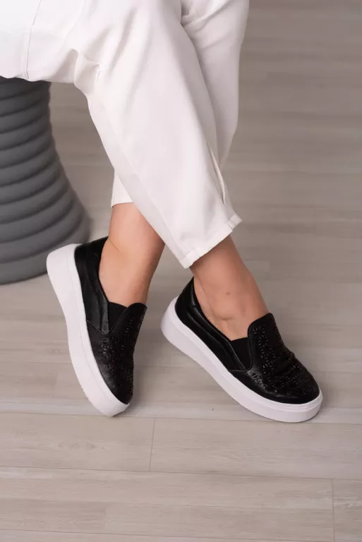 Tênis Slip On Furos Laser_3068- Preto - Carolina Lins