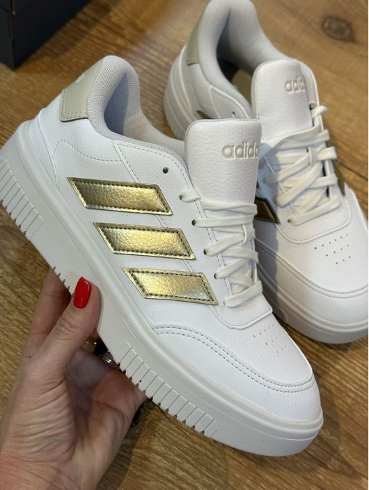 Tênis Adidas Courtblock Com Listras Dourado 1607 -... - CS BY KATI