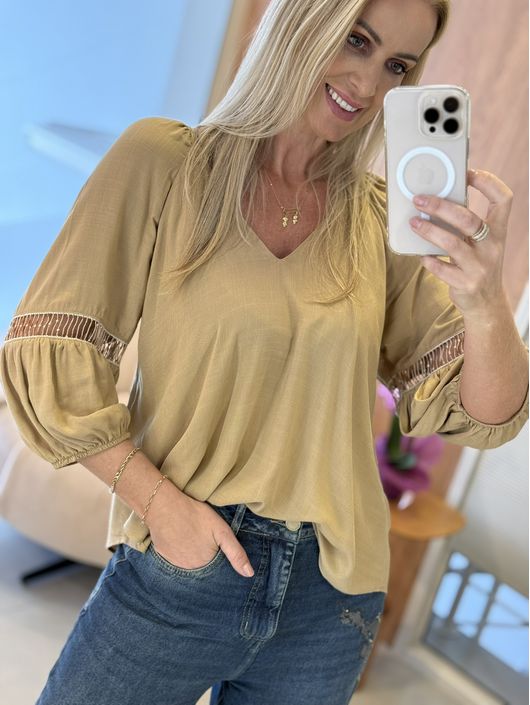 Blusa Lez a Lez Decote V E Mangas 3/4 Bege 2110 - ... - CS BY KATI