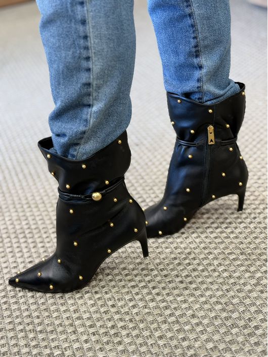 Bota Carrano Cano Baixo Bico Fino Com Enfeites Dou... - CS BY KATI