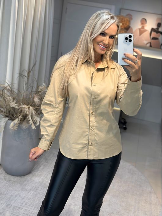 Camisa Morena Rosa Manga Longa Com Amarração Bege ... - CS BY KATI