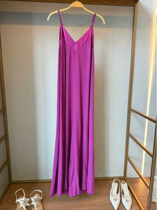 Macacão MS Com Detalhe Em Cetim No Decote V Fucsia... - CS BY KATI