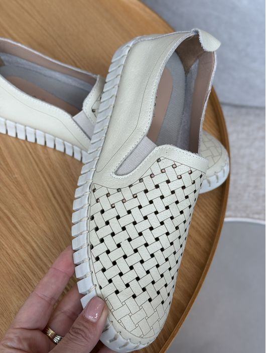 Tênis Cs Shoes Com Detalhe de Costura No Solado Of... - CS BY KATI