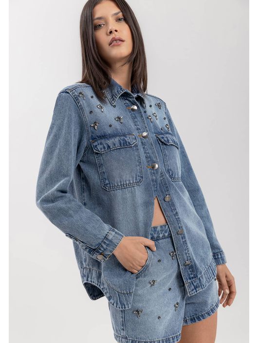 Camisa Jeans Overshirt Com Bolsos E Apliques De Br... - CS BY KATI