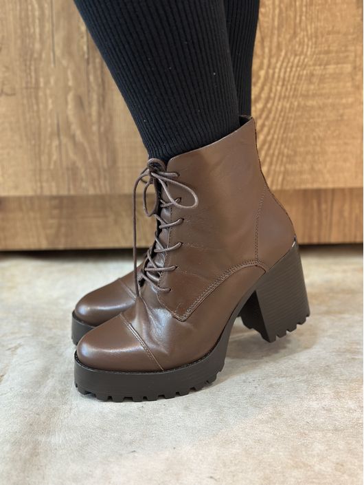 Bota De Couro CS Shoes Com Salto E Cadarço Marrom ... - CS BY KATI