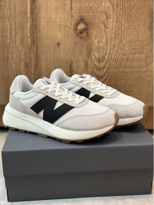Tênis New Balance 370v1 Preto - K272550N - CS BY KATI