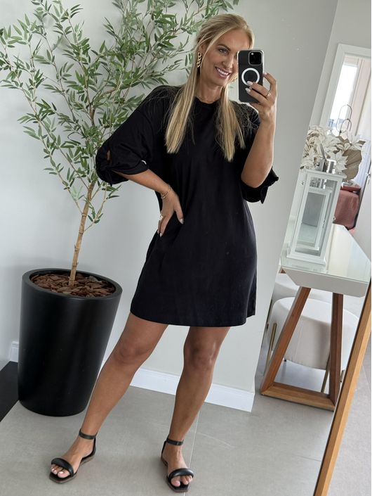 Vestido Curto Em Malha Penteada Com Mangas 3/4 Pre... - CS BY KATI